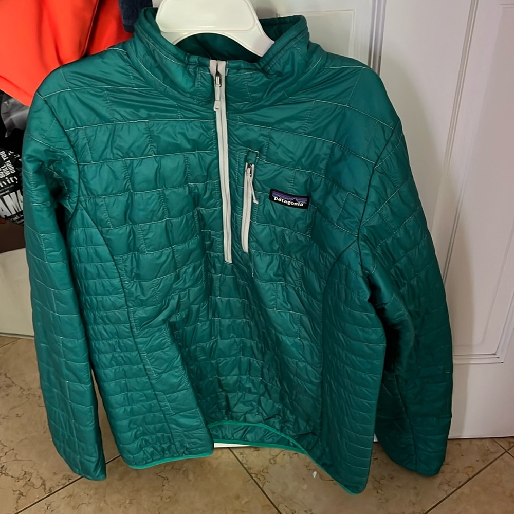 Women’s Patagonia pullover